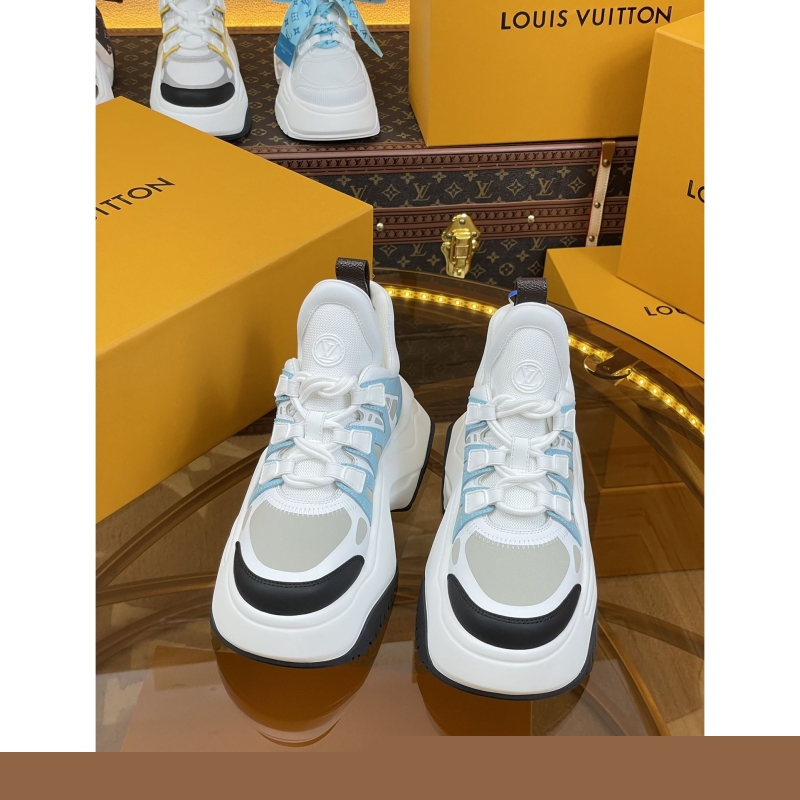 l**is V*t*n sneakers